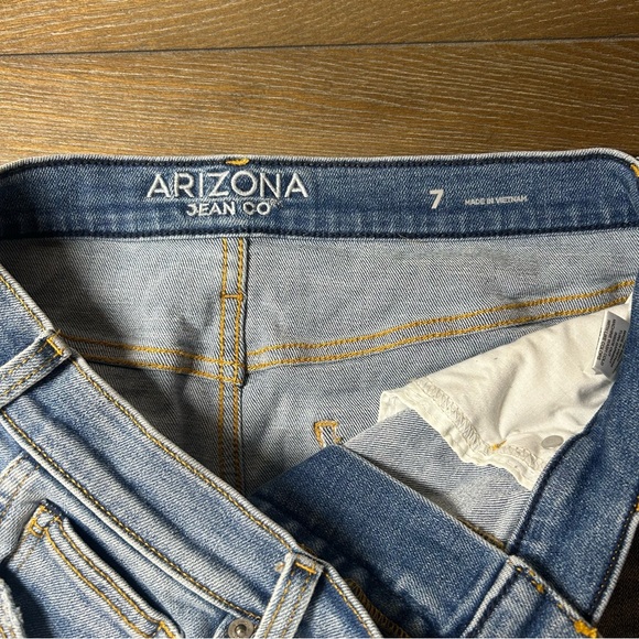 Arizona Jean Co. Women’s Denim Distressed Mini Skirt – Size 7 - Picture 4 of 5